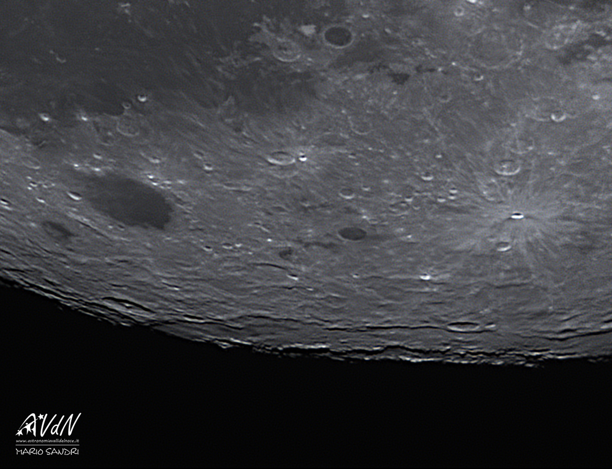Luna con camera planetaria
